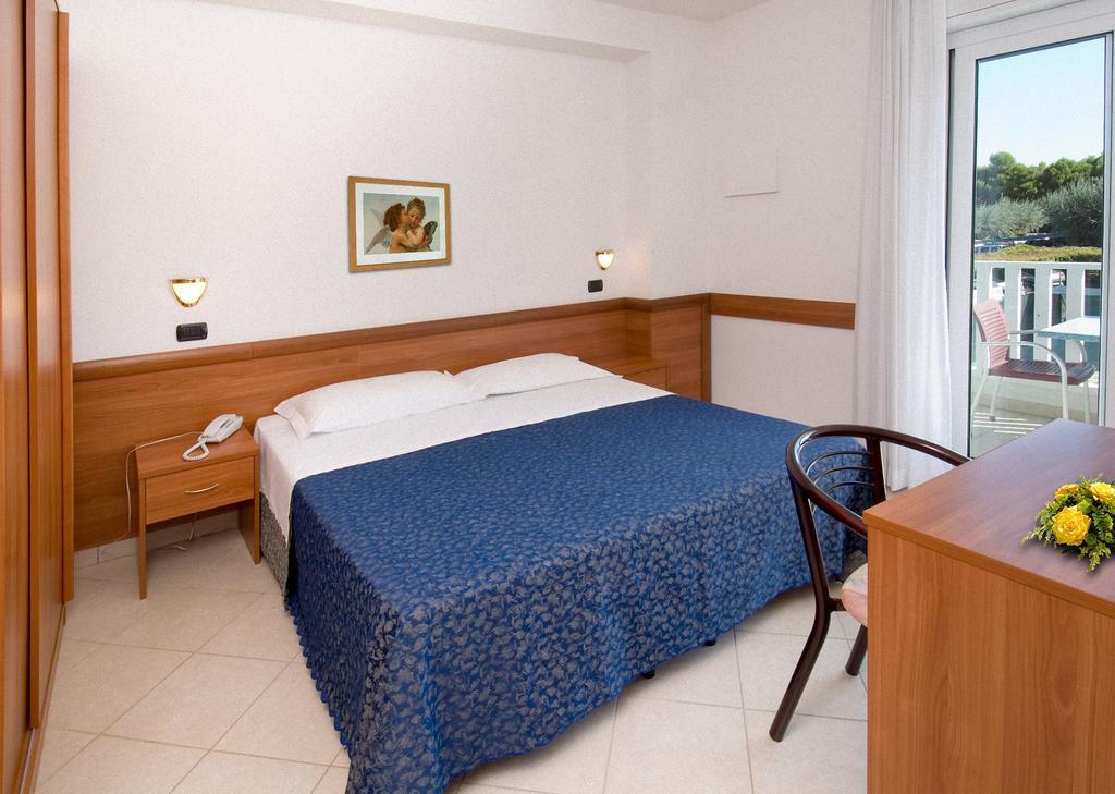 Hotel Clipper Giulianova Zimmer foto