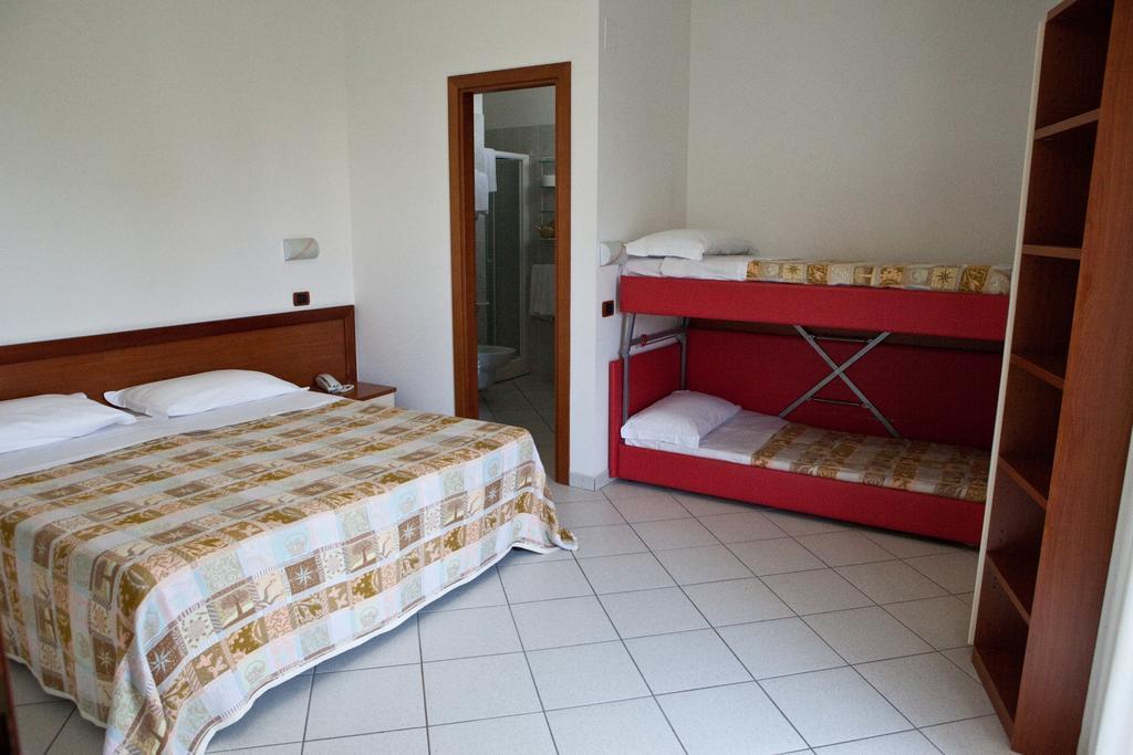Hotel Clipper Giulianova Exterior foto